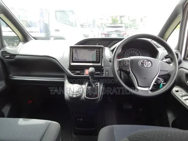 Toyota Noah 2020 Silver