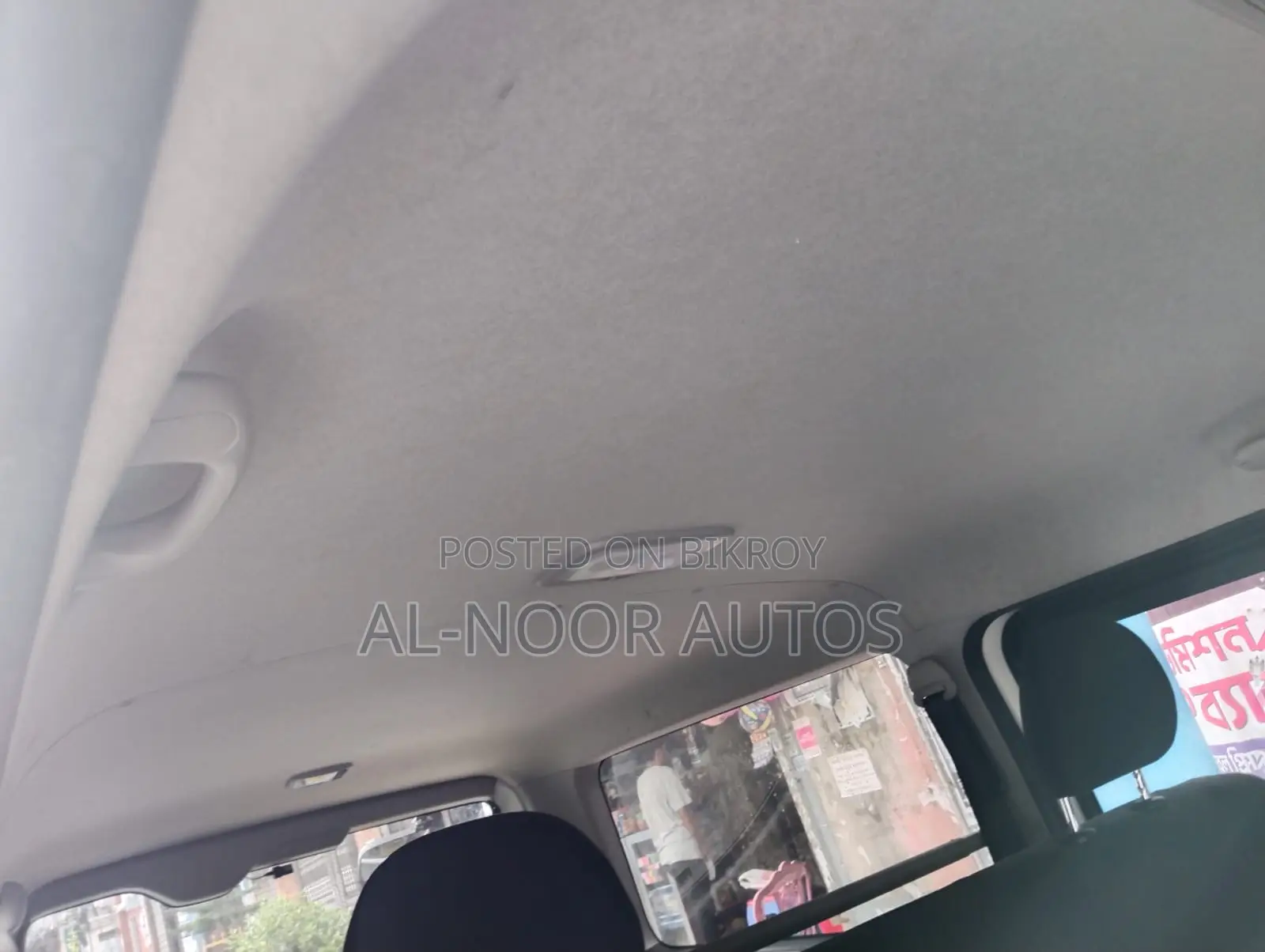 Toyota HiAce 2021 White
