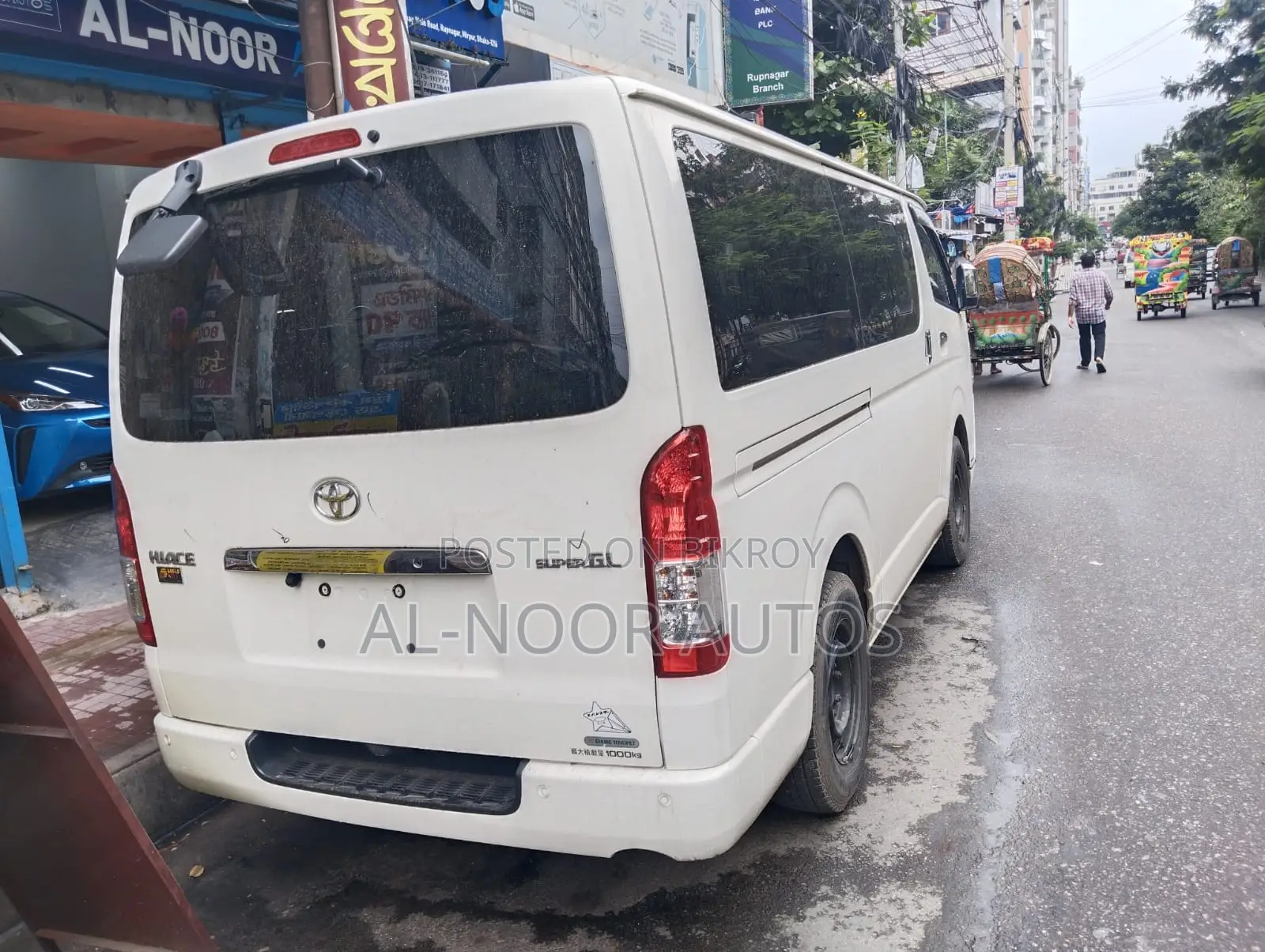 Toyota HiAce 2021 White