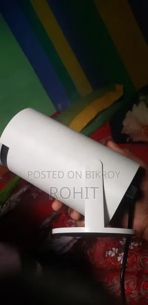 Projector Hy 300