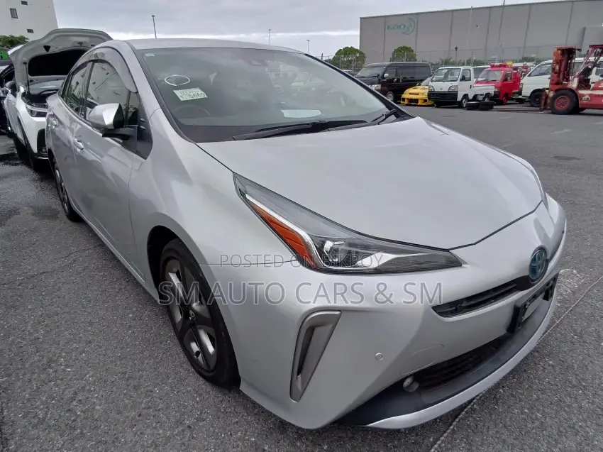 Toyota Prius 2021 Silver