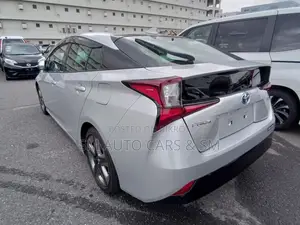 Toyota Prius 2021 Silver