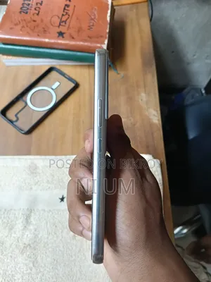 স্যামসাং গ্যালাক্সি এস২২ ৫জি ২৫৬ জিবি হোয়াইট