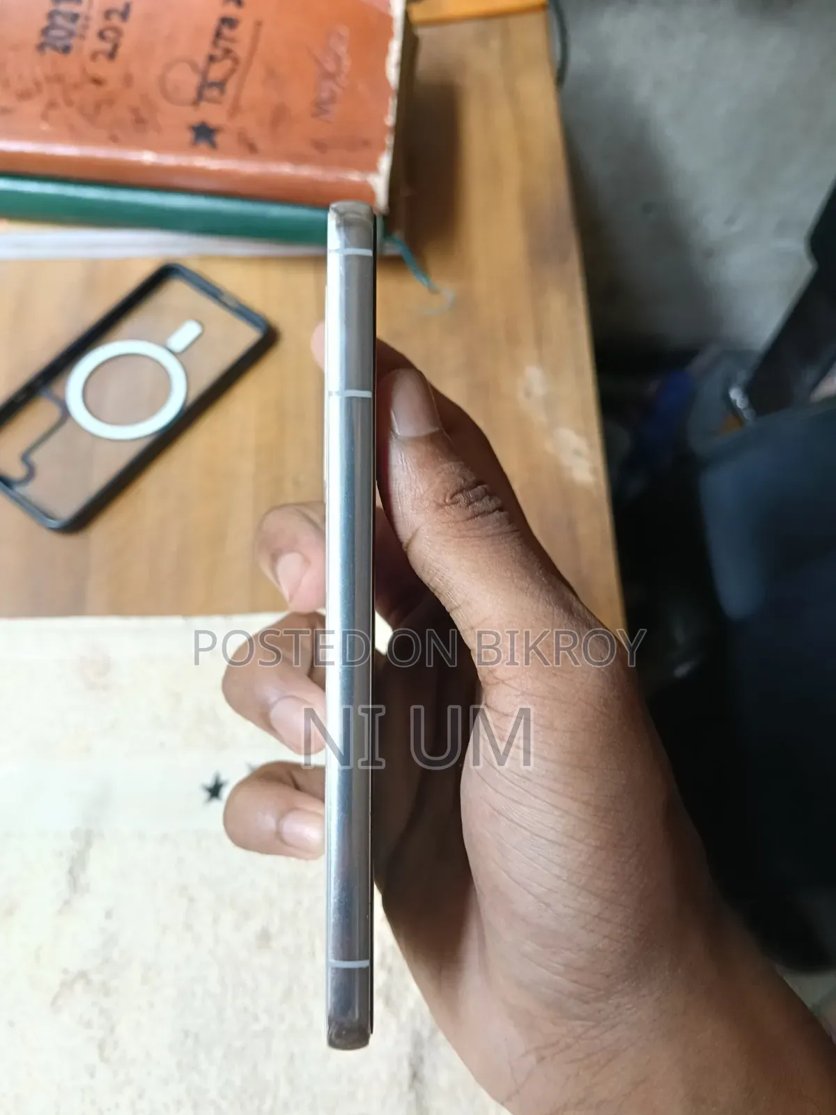 স্যামসাং গ্যালাক্সি এস২২ ৫জি ২৫৬ জিবি হোয়াইট