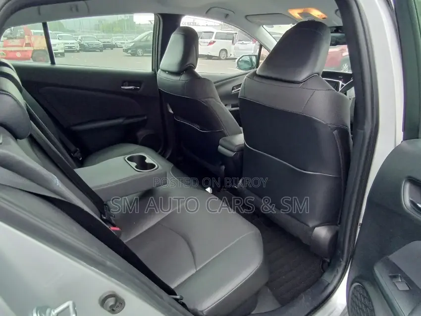 Toyota Prius 2021 Silver