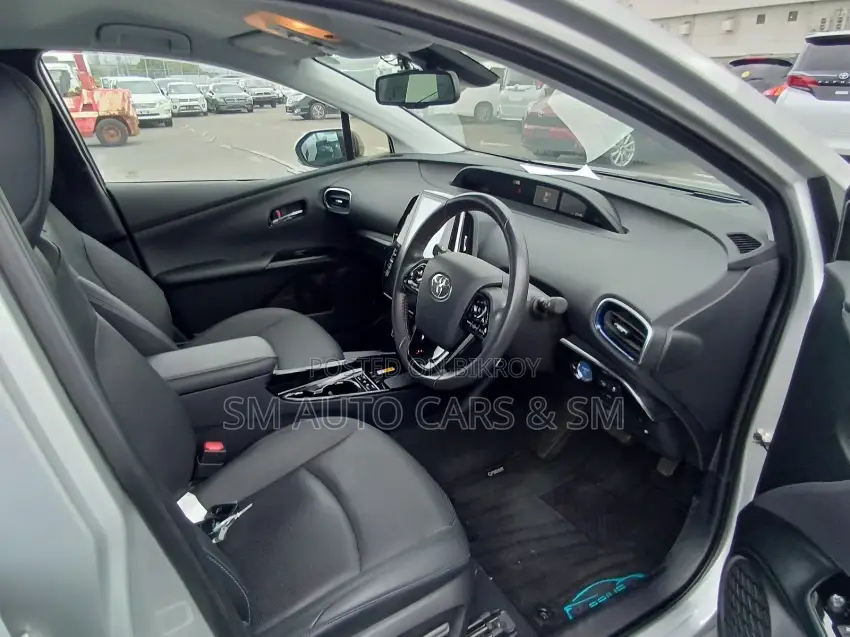 Toyota Prius 2021 Silver