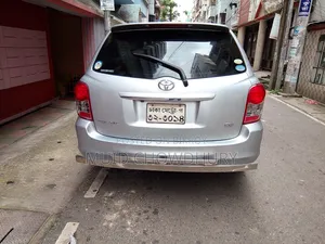 টয়োটা এক্সিও ২০১১ সিলভার