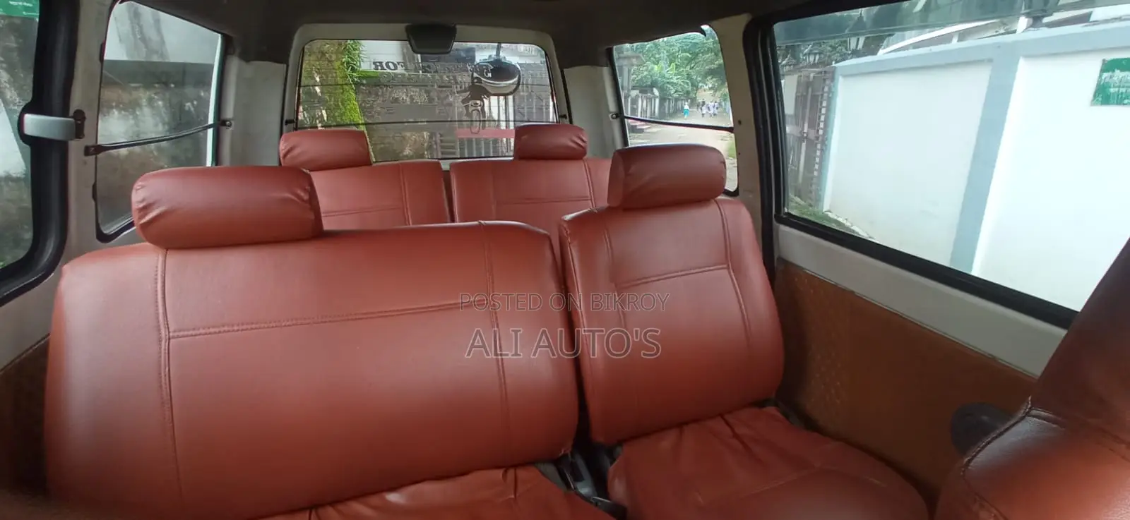 Toyota Noah 2002 White