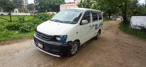Toyota Noah 2002 White