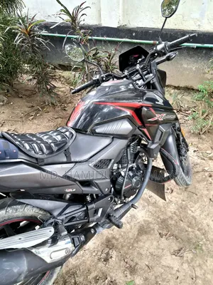 হোন্ডা এক্স-ব্লেড ১৬০ ২০২৩ কালো