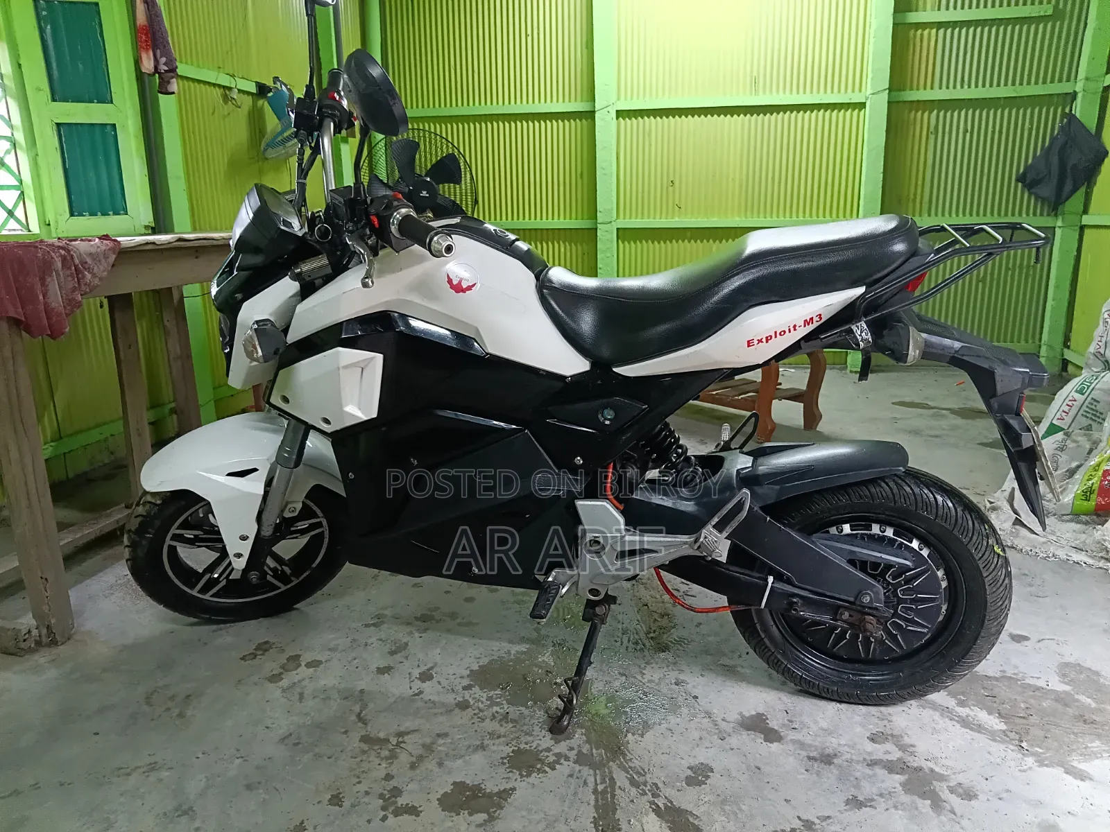 Motorcycle 2025 White