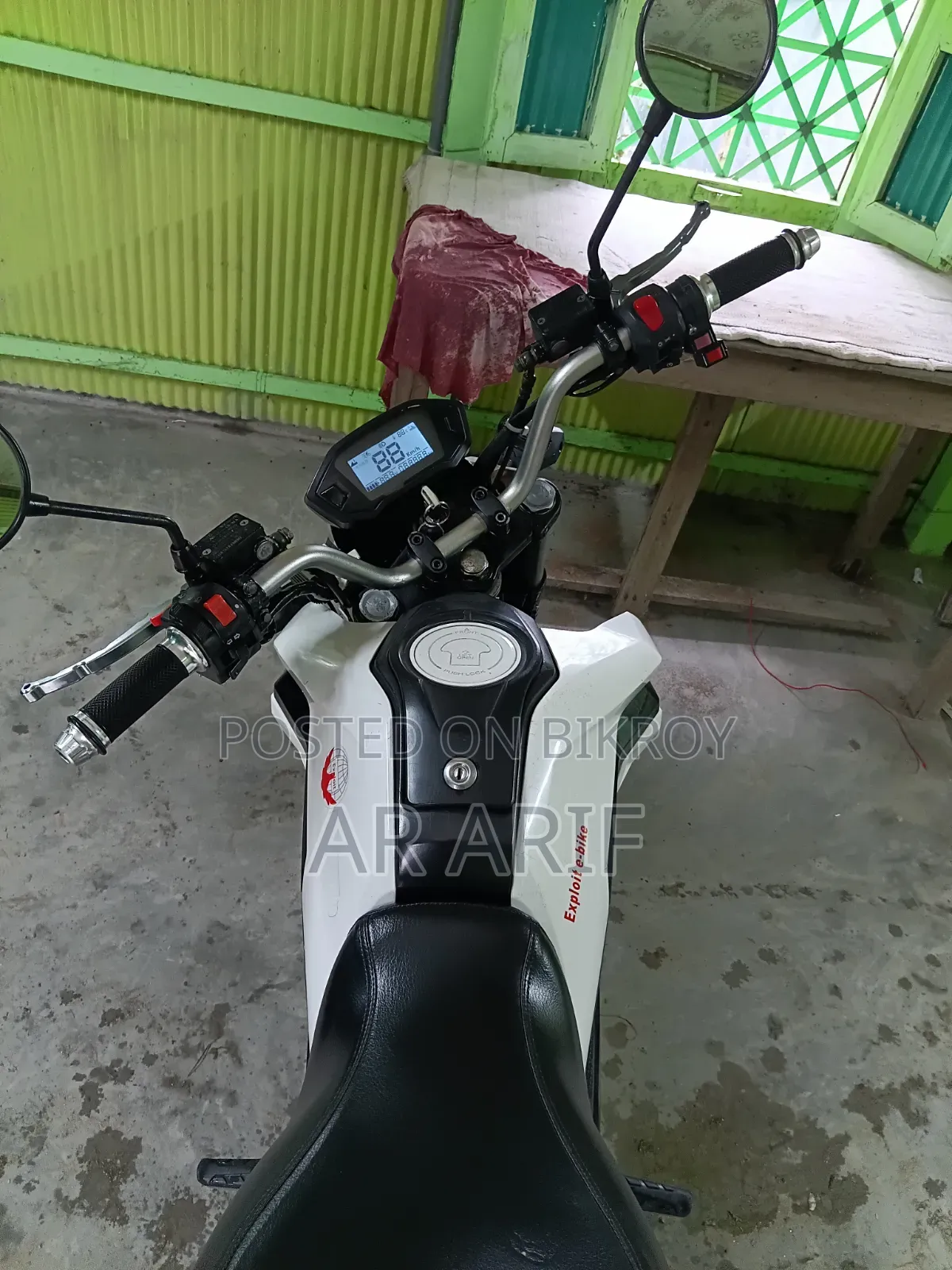 Motorcycle 2025 White