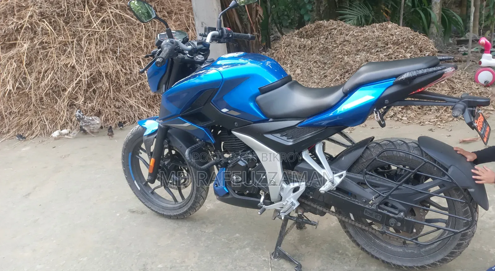 Bajaj Pulsar N250 2023 Blue