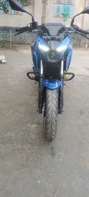 Bajaj Pulsar N250 2023 Blue