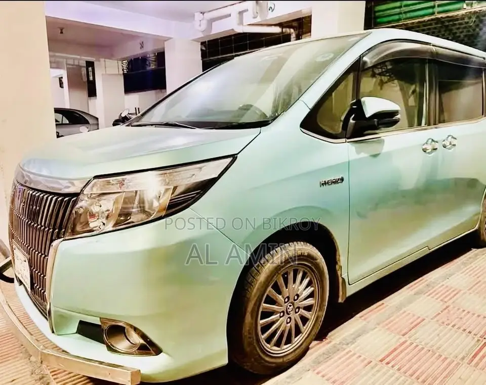 Toyota Esquire 1.8 FWD Hybrid (7 seater) 2015 Blue