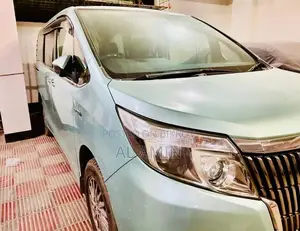Toyota Esquire 1.8 FWD Hybrid (7 seater) 2015 Blue