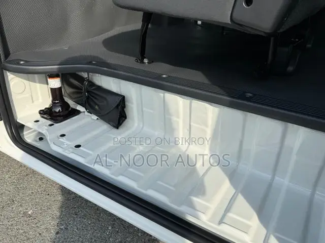Toyota HiAce 2023 White