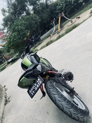ইয়ামাহা এফজেড ২০১৪ কালো