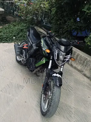 ইয়ামাহা এফজেড ২০১৪ কালো
