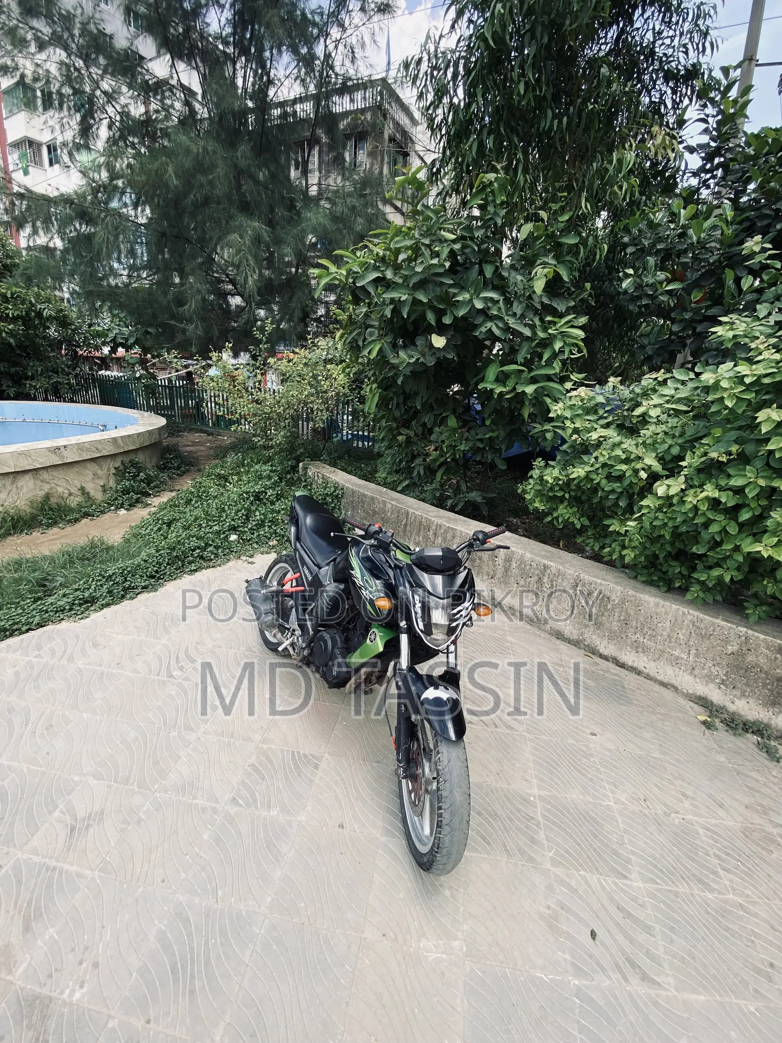 ইয়ামাহা এফজেড ২০১৪ কালো