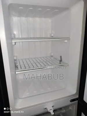 রান্নাঘরের ফ্রিজ