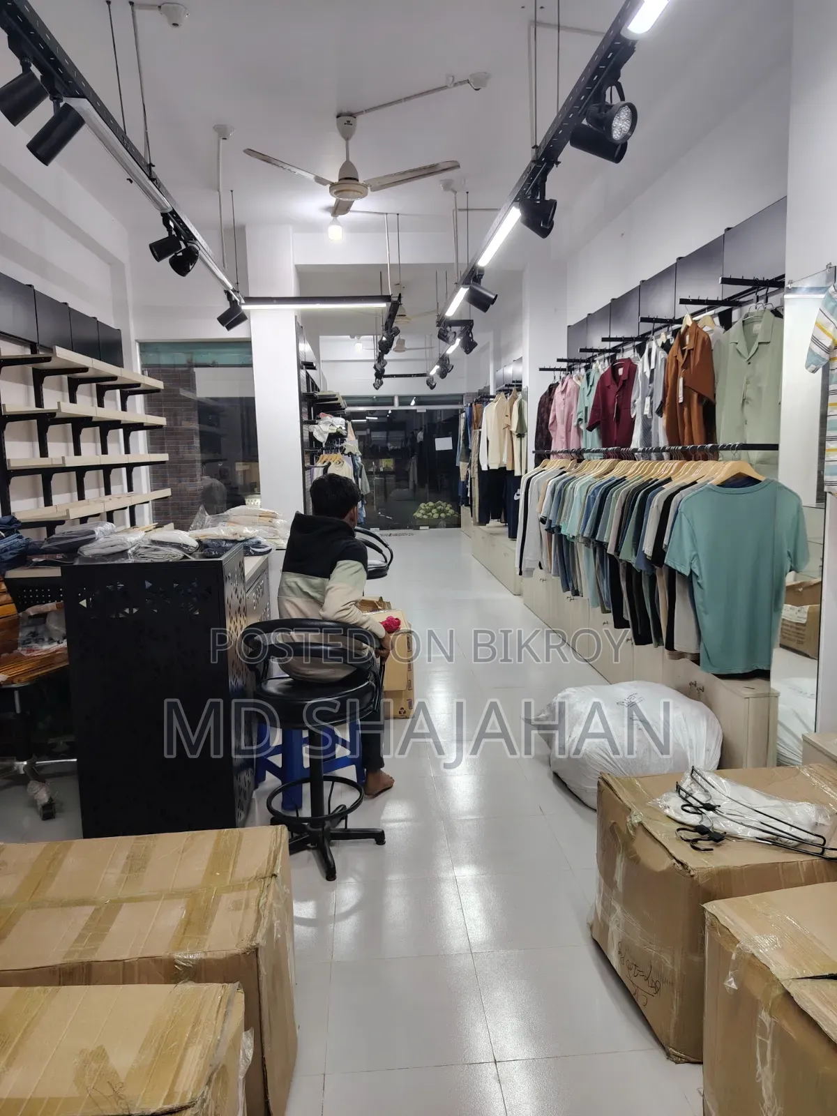 Showroom Full Decorated Sell