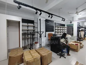 Showroom Full Decorated Sell