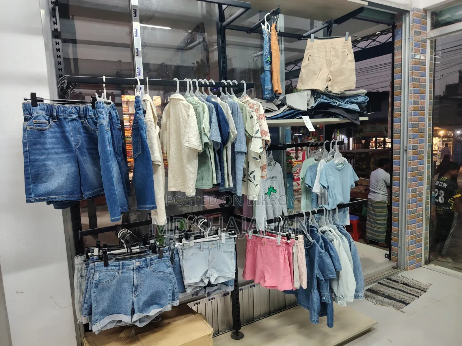 Showroom Full Decorated Sell
