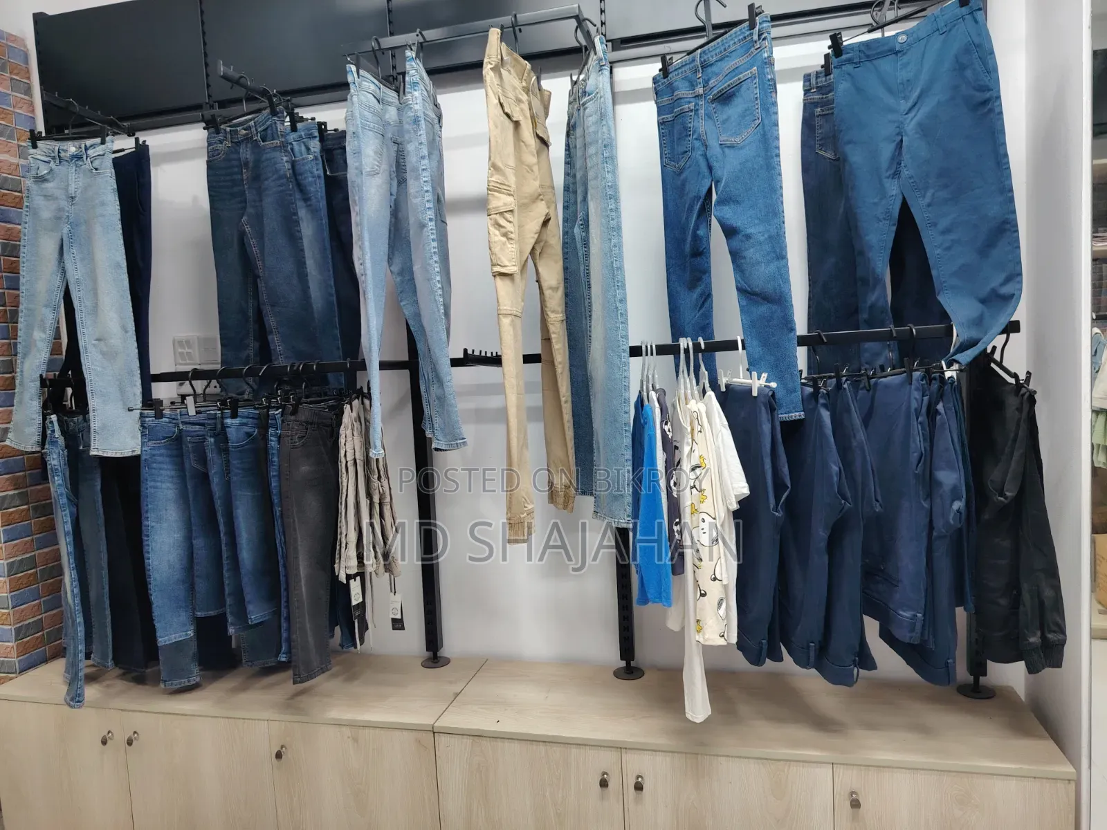 Showroom Full Decorated Sell
