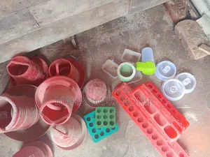 কোয়েল পাখির খাবার এবং পানির পাএ বিক্রি হবে