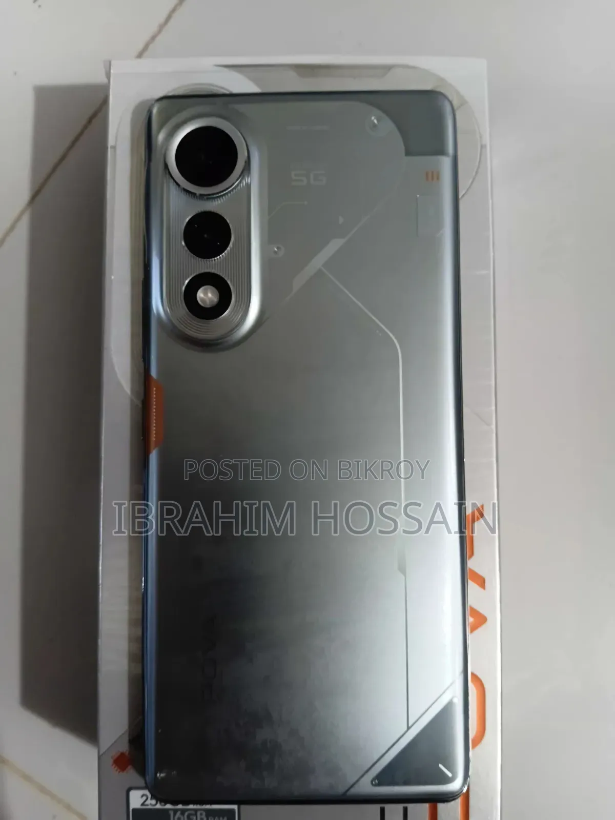 Tecno Pova Curve 256 GB Silver
