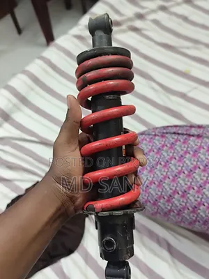 4v বাইকের পিছনের সাচপেনশন