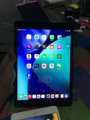 Apple iPad 10.2 (2021) 64 GB Black