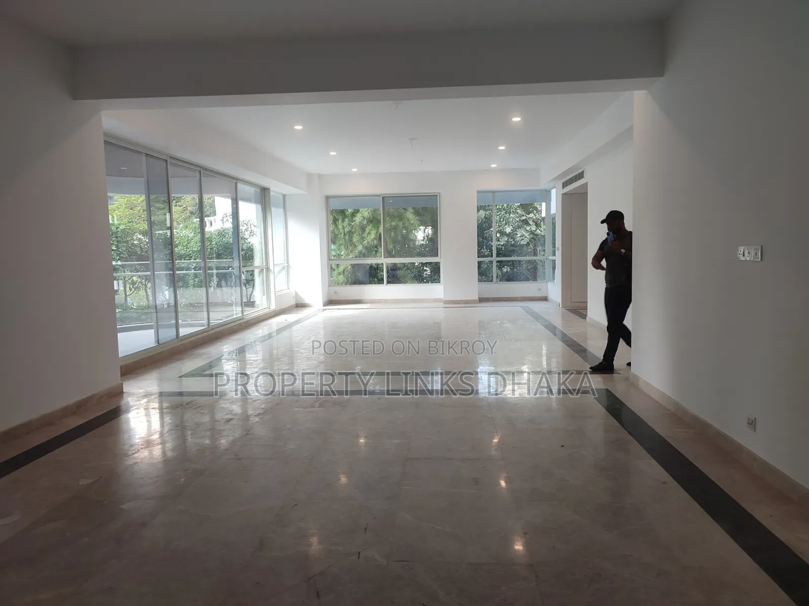 4-bedroom Apartment in Property Links Dhaka, Gulshan for rent