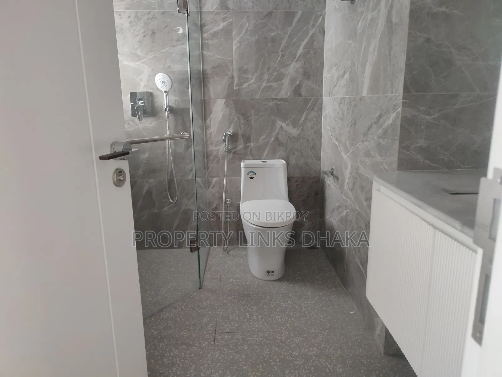4-bedroom Apartment in Property Links Dhaka, Gulshan for rent