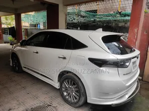 টয়োটা হ্যারিয়ার ২০১৫ সাদা