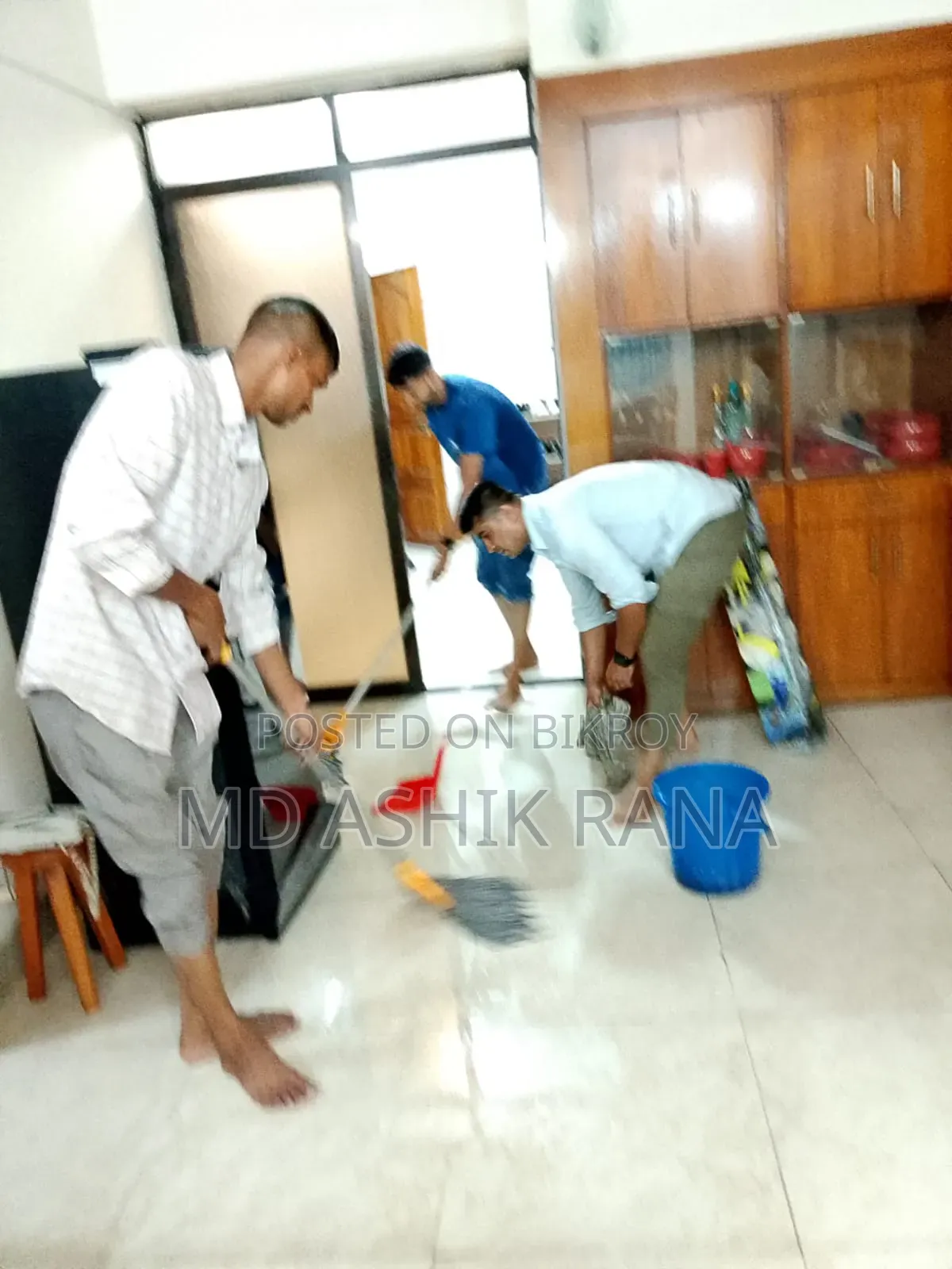 পরিচ্ছন্নতা কর্মী