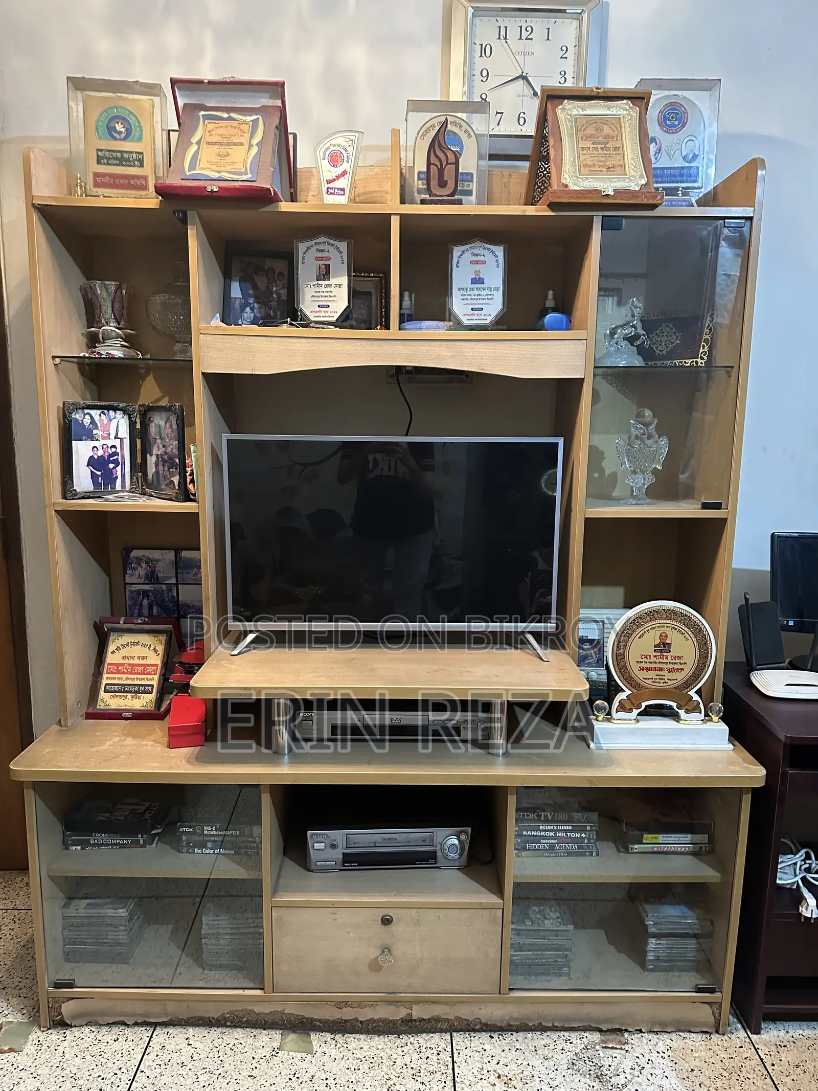 Original Otobi Wooden Tv Cabinet With Glass Display Shelves (Used)
