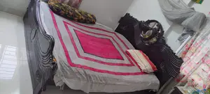 ১টা বড় খাট, সেল হবে