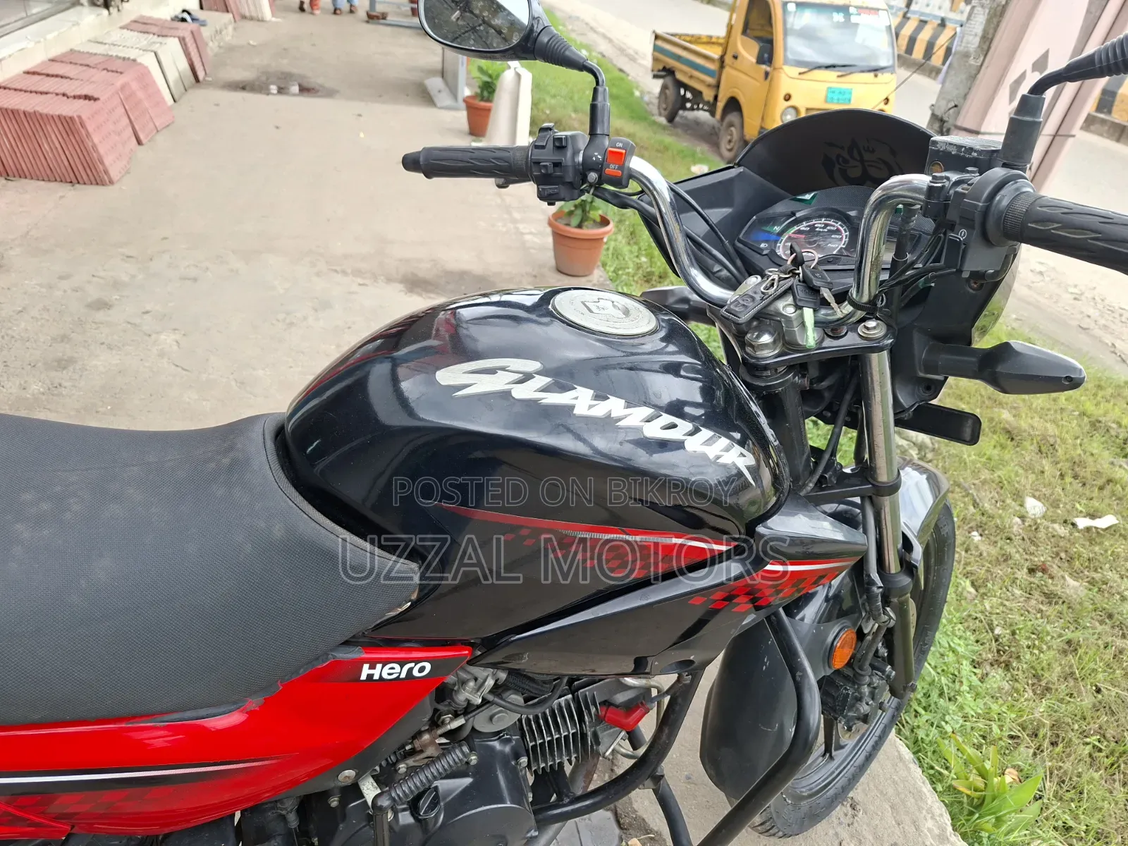 Hero Glamour 2017 Black