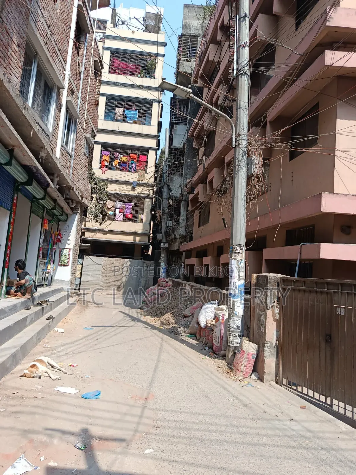 জমি বিক্রয় হবে