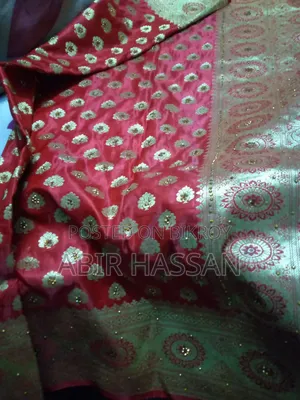 This Banarasi saree will be sold