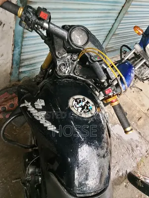 বাজাজ পালসার ১৩৫ এলএস ২০১০ কালো