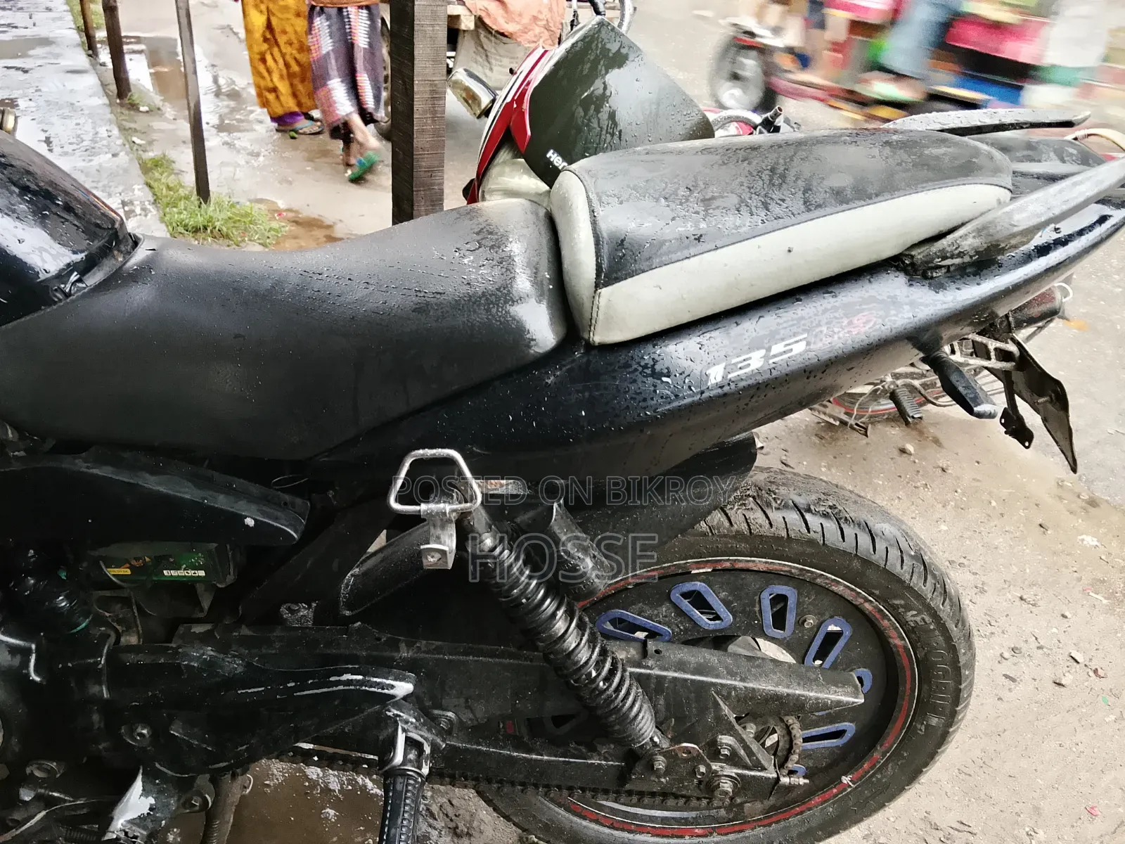 বাজাজ পালসার ১৩৫ এলএস ২০১০ কালো