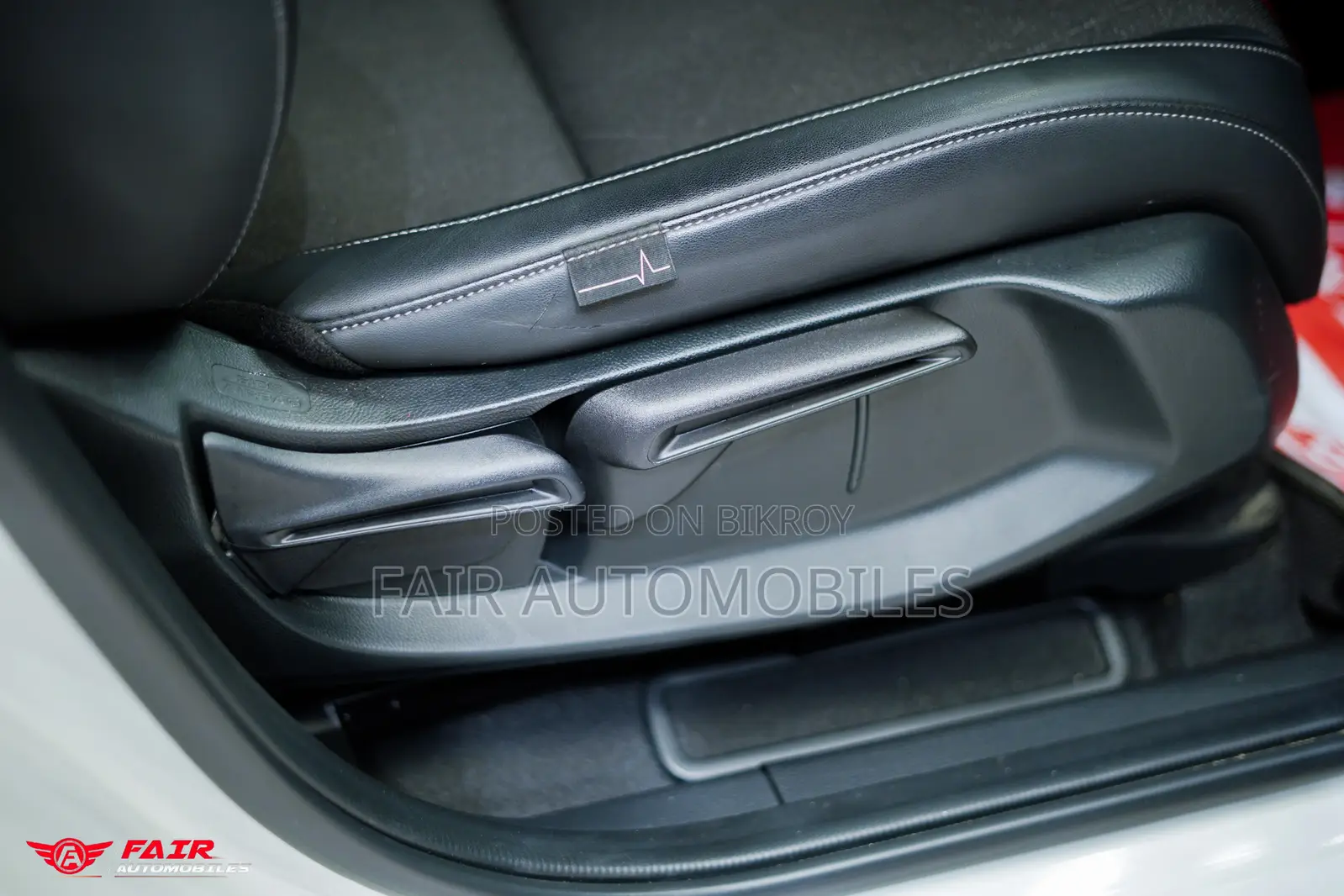 Honda Vezel 1.5 Hybrid 2WD 2021 White