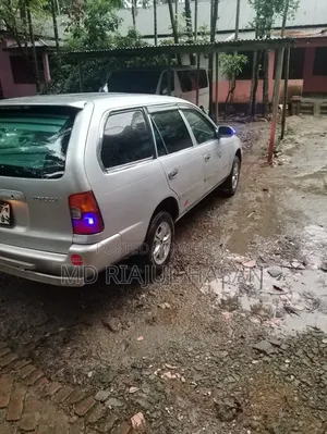 টয়োটা করোলা ২০০১ সিলভার