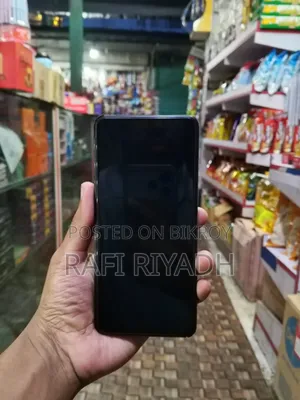 টেকনো ক্যামন ২০ প্রো ২৫৬ জিবি কালো