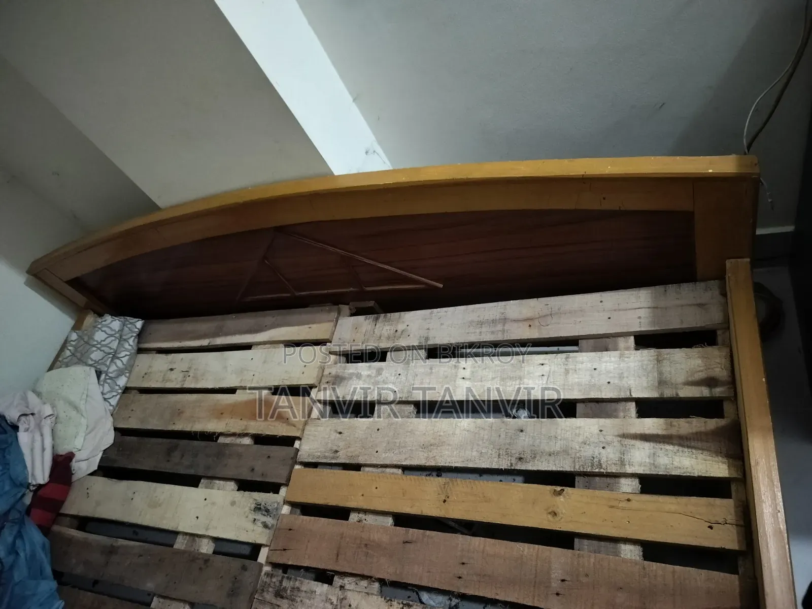 Semi Box Bed