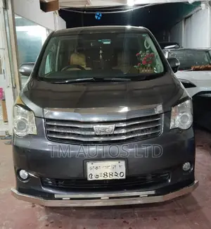 Toyota Noah 2012 Gray