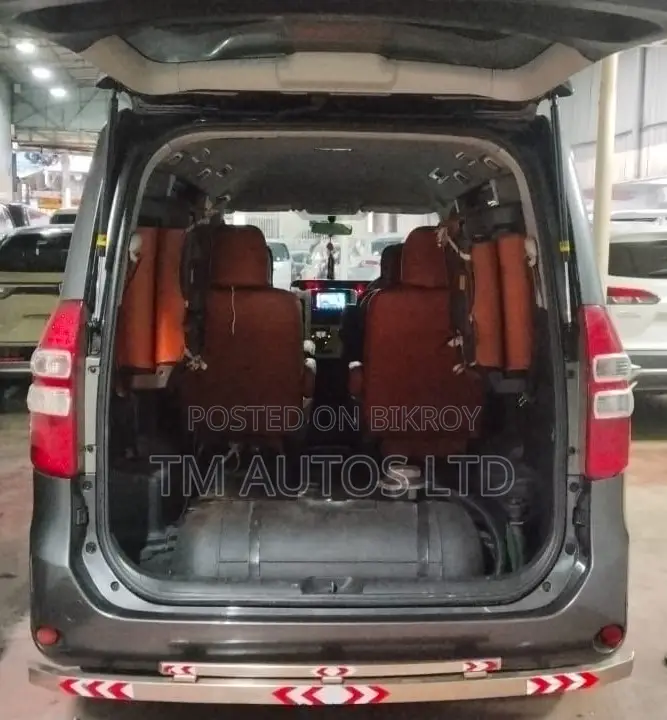 Toyota Noah 2012 Gray